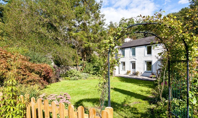Kendal Casa | Logwood House, entorno ribereño en el calor del Distrito de los Lagos