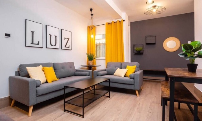 Romareda Apartamento | LOIRA LA LUZ: Estilo Nórdico en Zona Residencial
