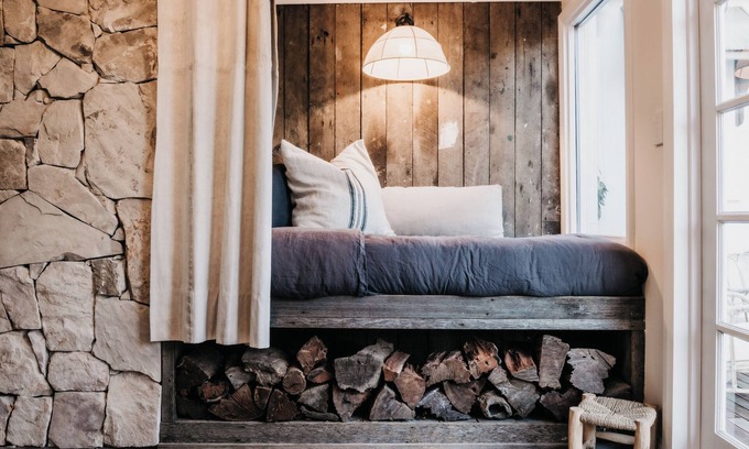 Adaminaby Cabaña | Lola Cottage on Baker Street, a soulful Cottage full of charm. Pet Friendly!