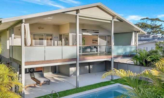 North Avoca Casa | LOLOMA | pool, wifi, sauna | Accom Holidays