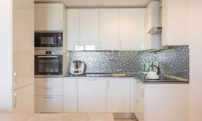 Chadwell Heath Apartamento | London 2 bed Apartment 30 Mins from The City | Near Station, Parking & WIFI