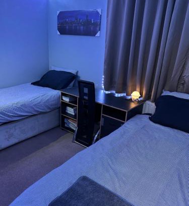 London Borough of Hounslow Casa | London gateway get-away
