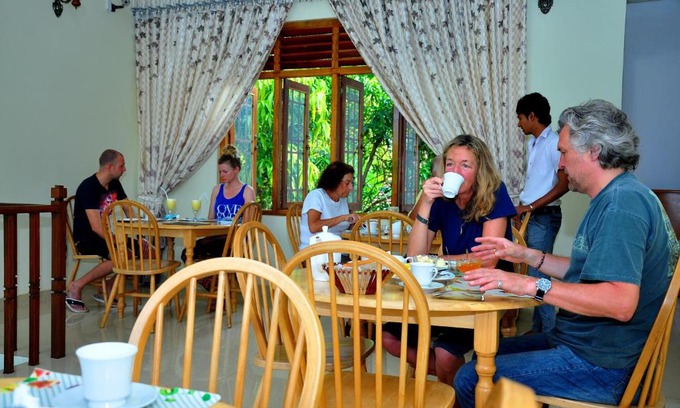 Anuradhapura Hotel | London Palace