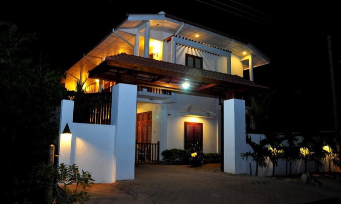 Anuradhapura Hotel | London Palace