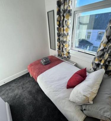 Stockton-on-Tees Casa | Londonderry - 3 BDR, Sleeps 6, Parking, WIFI, Stockton on Tees city centre