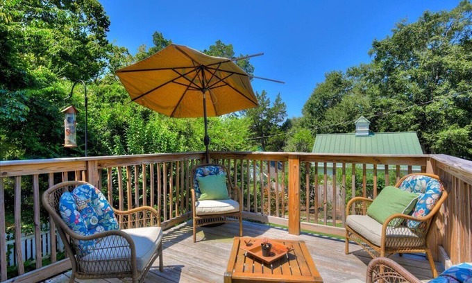 Aiken Casa | Lone Magnolia Historic Home. Peaceful and elegant.