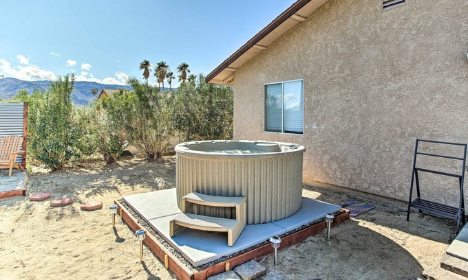 Twentynine Palms Casa | Lone Palm - Hot Tub, Bbq And Quick Drive To Jtnp Entrance And Dt 2 Bedroom Home by Redawning