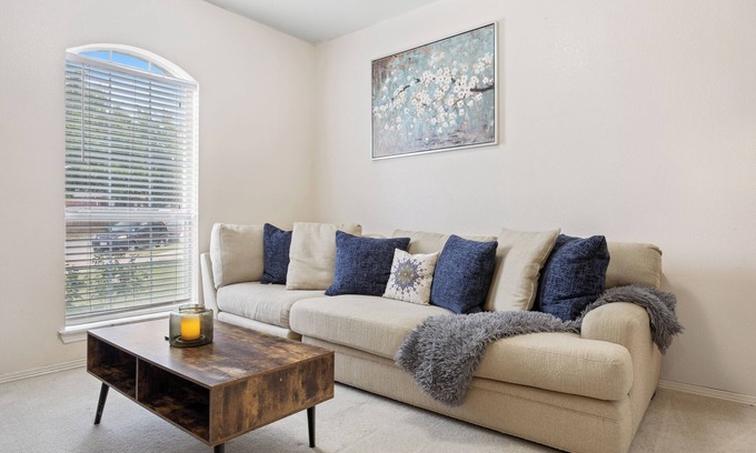 South Arlington Casa | Lone Star Escape - Close to Six Flags/AT&T Stadium