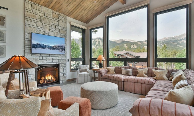 Warrior's Mark West Casa | Lonestar Lodge: Sweeping Mountain Views, Hot Tub & Patio