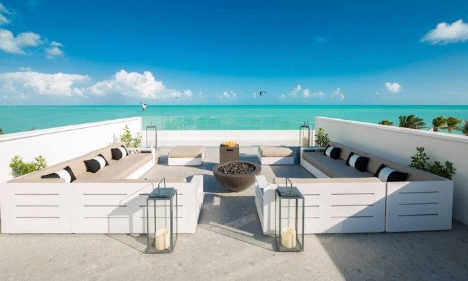 Long Bay Apartamento | Long Bay Stay w/Pools, Kitesurfing & Free Breakfast now 'til end June