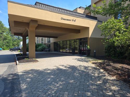 South Portland Hotel | Long Creek Hotel