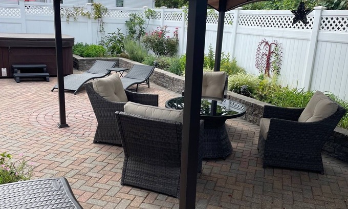 Baldwin Casa | Long Island Family Friendly w/hot tub 15 min from the Beach!
