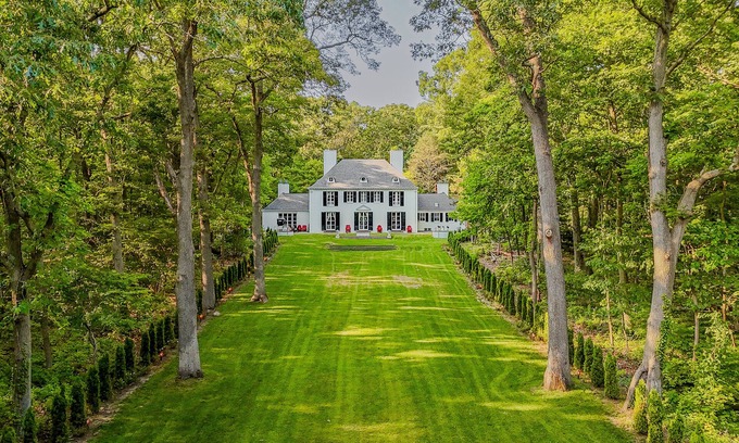 Cold Spring Harbor Casa | Long Island’s most unique stay! Beautiful home on The Gold Coast.