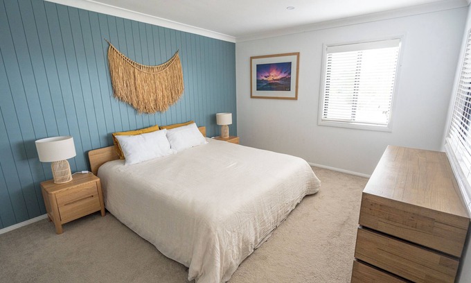 Long Jetty Casa | Long Jetty Beach House. Stroll to the beach and lake. Come & explore the Coast!!
