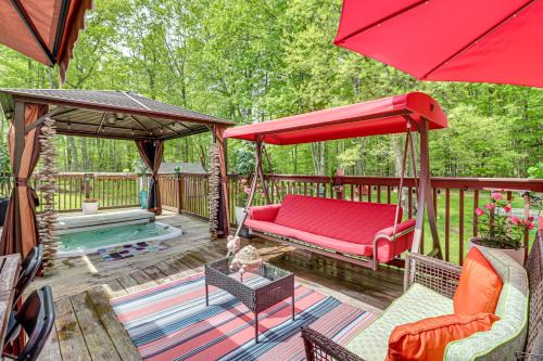 Long Pond Casa | Long Pond Home with Hot Tub about 8 Mi to Kalahari!