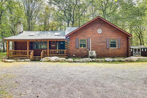 Long Pond Casa | Long Pond Log Cabin with Hot Tub Soaks and Outdoor Fun