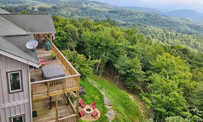 Dillard Casa | VISTAS DE LARGO ALCANCE DE TRES ESTADOS A LOS BOSQUES NATURALES DESDE CADA HABITACIÓN