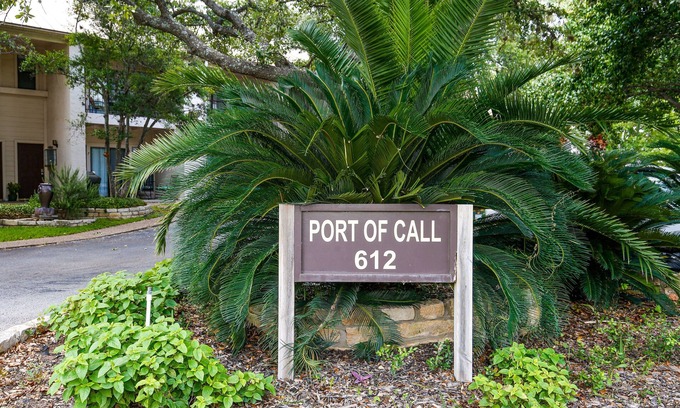 Horseshoe Bay Condominio | Horseshoe Bay Lakefront Condo Sleeps 10 ... Walk to Hotel, Yacht Club / Amenities!
