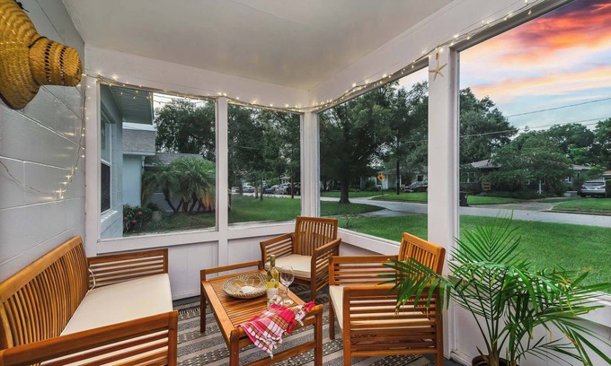 College Park Casa | Long Term Stays! 2 MI to DT Orlando & Winter Park