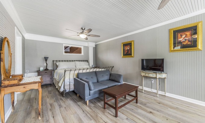 Breaux Bridge Apartamento | LONG TERM STAYS, King Temperpidic, Breaux Bridge