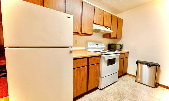 Moorhead Casa | Long -terms Stays and Short-term Terms Stays, Sleeps up to 10 people and pets.