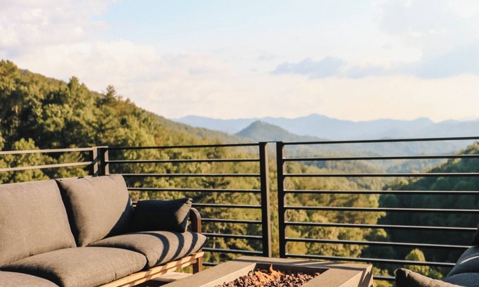 Bryson City Cabina | Long View Resort