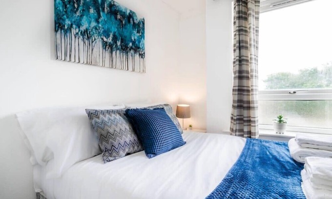 Horley Apartamento | Longbridge Apartment Close to Gatwick