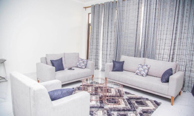 Kabulonga Apartamento | Longhorn Executive Apartments
