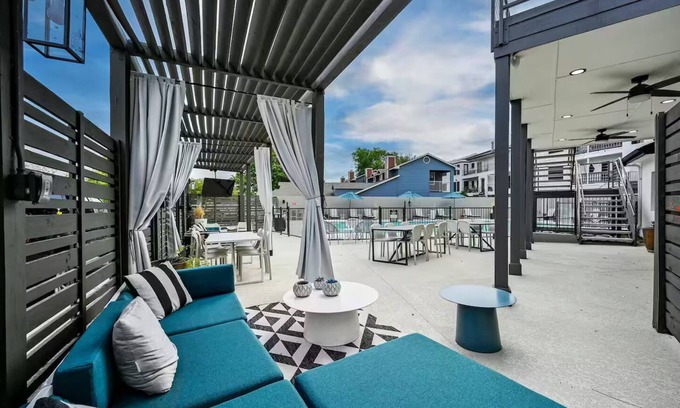 McNeil Casa | Longhorn Texas Suite