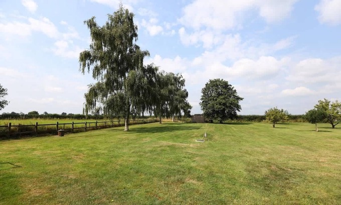 Trowle Common Casa | Longscroft Lodge - Sleeps 4