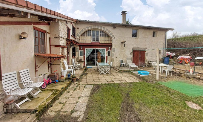 Thiers Casa | Alojamiento de 4 habitaciones en Thiers