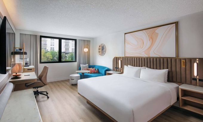 Flagami Hotel | Look No Further! Onsite Parking, Close to Downtown, Pets Are Welcome!