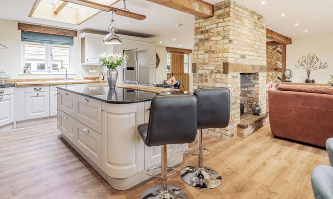 Bedford Cabaña | 6 bedroom accommodation in Colmworth