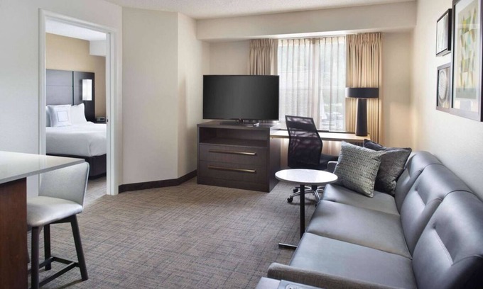 Cary Hotel | Look No More! Full Kitchen, Free Breakfast, Swimming Pool, Pets are Allowed!