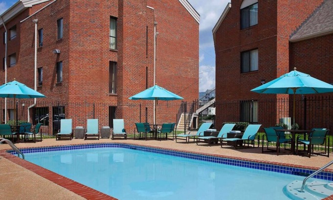 White Station Apartamento | Look No More! w/ Parking, Pets Allowed Near Children's Museum of Memphis!