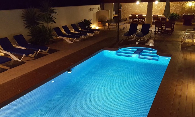 Costa Dorada Chalet De Esquí | ¿Busca unas vacaciones tranquilas y sin estrés?