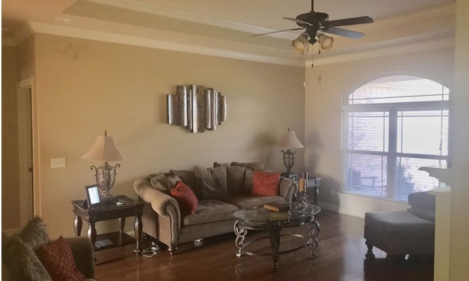 Farmington Casa | Looking for a fantastic home that is well-stocked? Look no further!