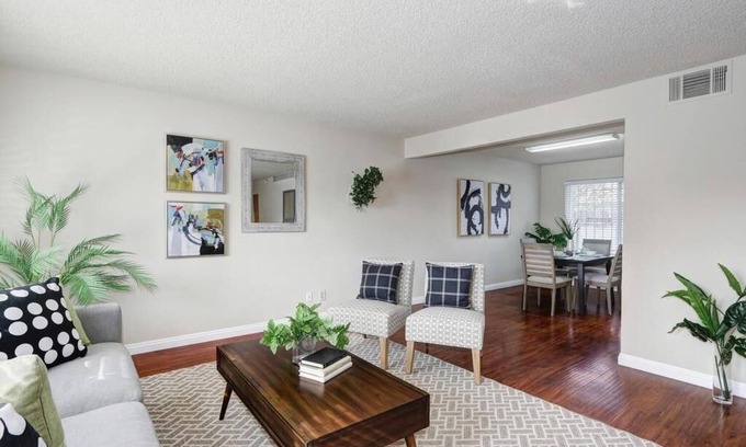 Southwestern Sacramento Casa | Looking for a vacation? Here you Go! Terrific Family Home with 4 Spacious Bed!!