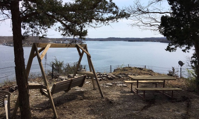 McColley Casa | Breathtaking Bluff Vistas! ¡Muelle en No-Wake Cove! Encantador e Inmaculado!