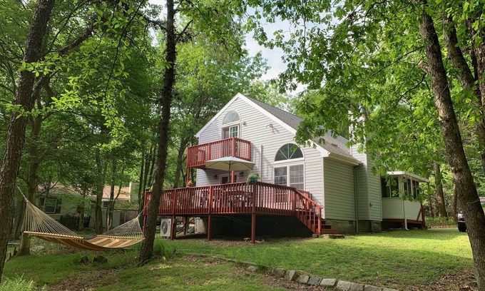 Albrightsville Chalet De Esquí | Reserve ahora para su aventura de esquí de invierno. Excelentes tarifas. Acogedor y espacioso.