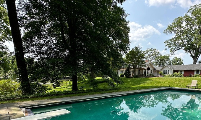 Easton Casa | Lookout at Leehaven - A stunning view is worth 1,000 words!