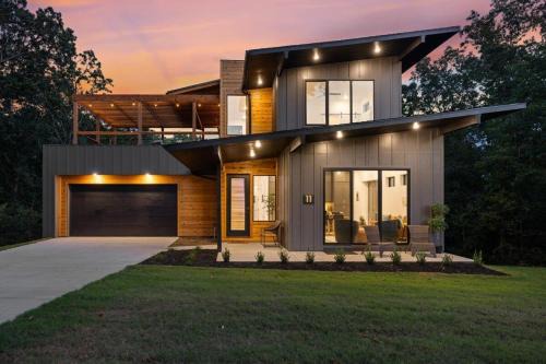 Bella Vista Chalet De Esquí | Lookout Chalet NEW Build huge Party Deck Hot Tub and Trail Access