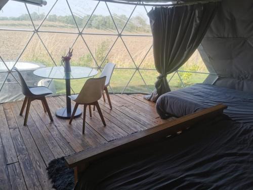 Lincoln Casa | Lookout Domes for Groups upto 12, Hot tub