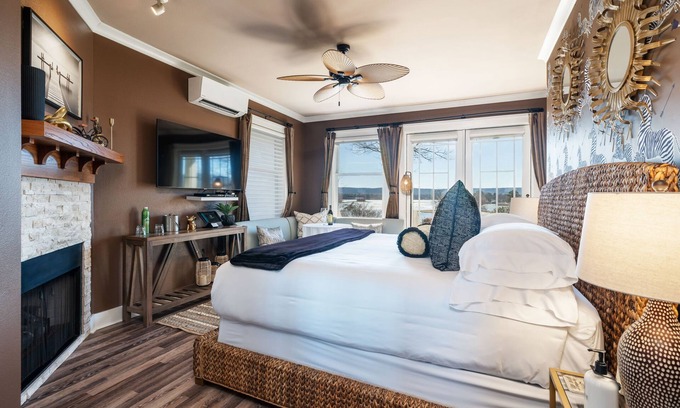 Lake Hamilton Hotel | Lookout Point Lakeside Inn