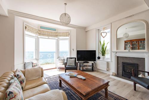 Folkestone Casa | Lookout Post by Bloom Stays