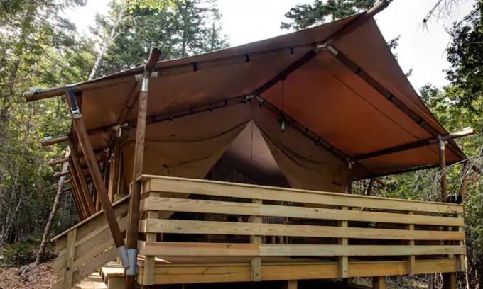 Salsbury Cove Alquiler De RV | Loon Tent, Woods of Eden Glampground, Acadia.