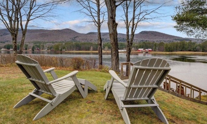 Wells Casa | Loon Watch. Private Adirondack Lakefront house on Lake Algonquin in Wells, NY