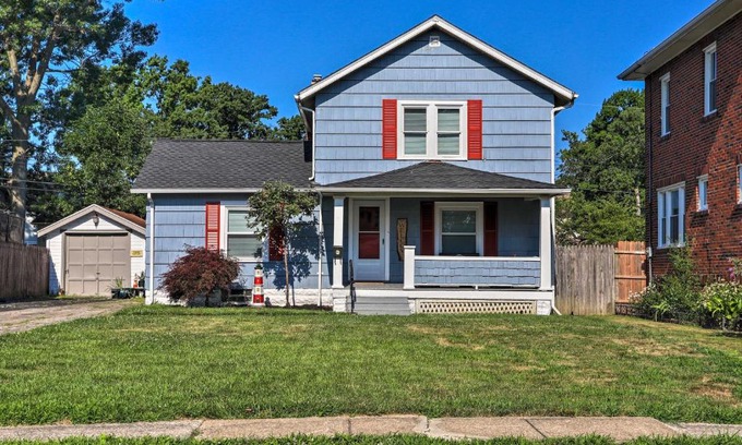 Lorain Casa | Lorain Lake Cottage Less Than 1 Mi to Lake Erie Fun!