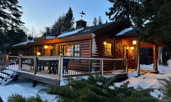 Lutsen Cabina | Lorelei of the Lake - Charming Cabin & Guest Cabin on the Shore of Lake Superior
