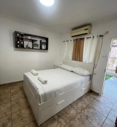 Neve Zohar Cabina | Loren Village